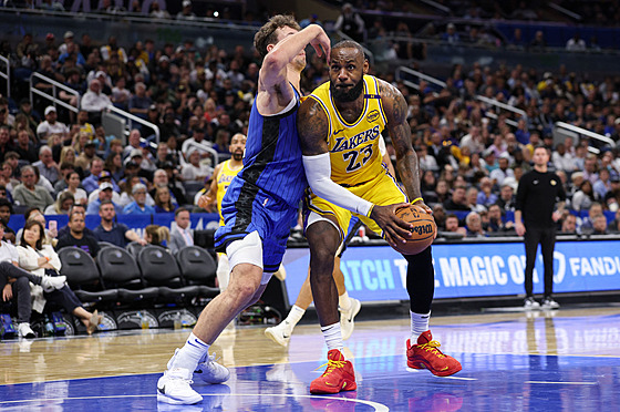 LeBron James v akci proti Orlandu.