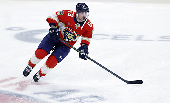 Brad Marchand p�i rozbruslení p�ed utkání s Utahem.