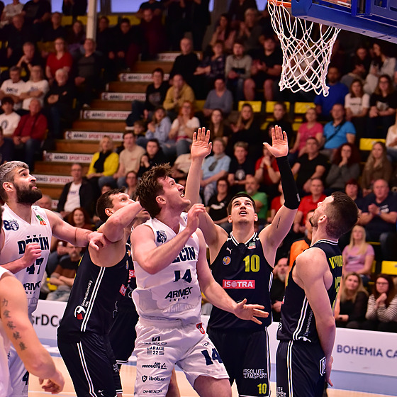 Momentka z utkání mezi D��ínem a Opavou.