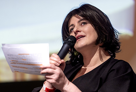 P�edsedkyn� SOCDEM Jana Malá�ová na programová konferenci strany (22. b�ezna...