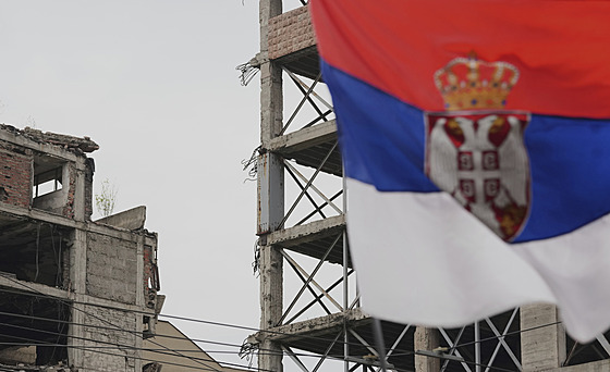 Tisíce lidí protestovaly v B�lehrad� proti developerskému projektu Trumpova...