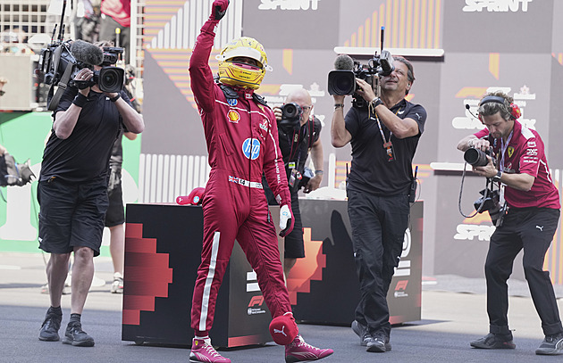 Nedovolím, abych nevyhrál titul. Hamilton se ve Ferrari trápí, cíle má ale obrovské