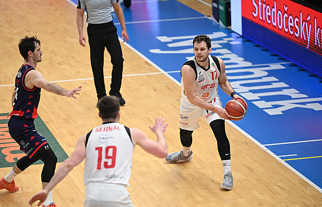 Nymburk odrazil Bálintovo a Brownovo útočné snažení, Šiřina dosáhl na milník