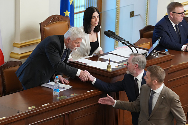 Chtěl jsem věcnou debatu, řekl Pavel. Uzavření schůze poslanců ho překvapilo