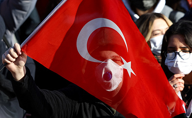 Turecká prokuratura žádá pro Erdoganova soka Imamoglua až 2430 let vězení