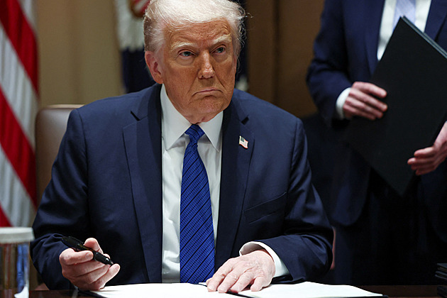 Jako prověrky za Husáka? Ambasády USA tlačí na firmy v Evropě, aby se zbavily DEI