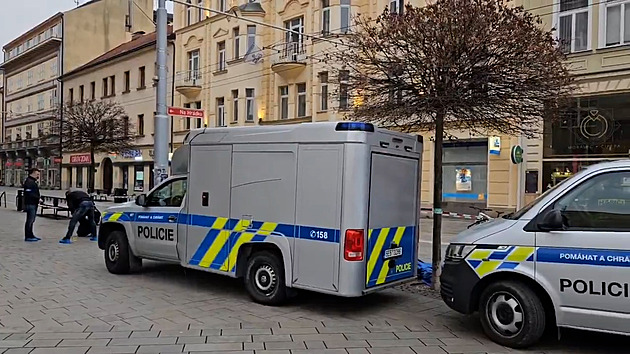 Kriminalisté v Pardubicích vyšetřují násilnou smrt, po konfliktu zůstal na ulici ležet mrtvý muž