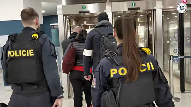 Ženu z Ostravska soudí za důmyslné kyberpodvody, poškození přišli o 15 milionů