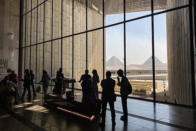 Egypt dokončil investice do areálu pyramid. Jen muzeum stálo víc než miliardu dolarů