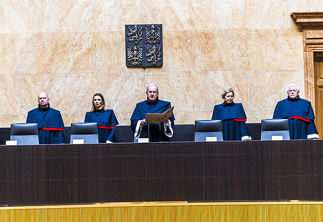 Ústavní soud odmítl stížnost senátorů. Výnos z hazardu náleží státu, ne obcím