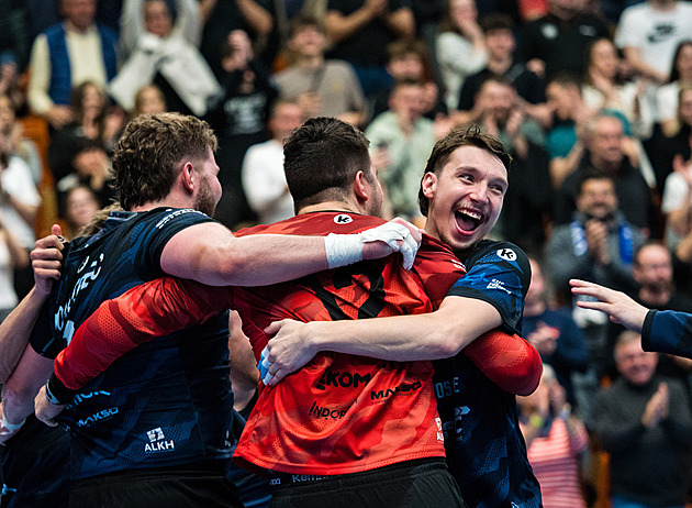 Žádné otálení, karvinští a lovosičtí házenkáři rychle prošli do semifinále