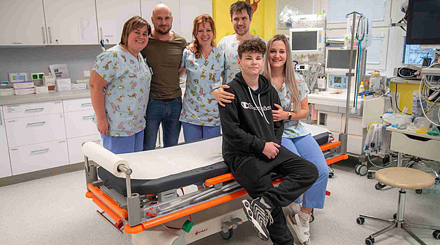 ást týmu Jednotky intenzivní a resuscitaní pée Dtské kliniky FN Olomouc,...