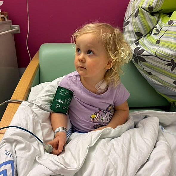Lékaři promluví o stavu malé Madlenky. Dívka inspirovala tisíce dárců kostní dřeně