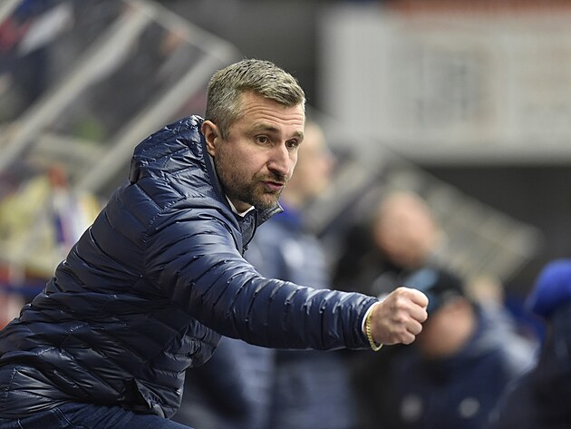 Pešán Liberec'te biter, ekip asistanı Kudrna tarafından devralınır. Savunma ile antrenöre yardımcı olacak