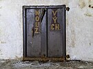 Nouzov vchod z krytu, kter m zaniknout v prbhu pestavby Smchovskho...