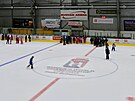 Zatm se tu prohn dti ze zkladnch kol pi hodinch bruslen, ale za pr...