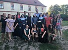 Dobrovolnci ze spolku Hojnost zaali obnovovat kltern sady v Pedklte u...