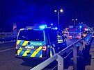 Na Nuselskm most havarovalo auto a pevrtilo se na stechu. (24. bezna 2025)