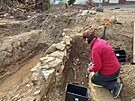 Archeologov ped revitalizac nmst Bohuslava Martin v Police provdj...