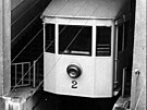 Druh� pet��nsk� lanovka z roku 1932 jezdila a� do roku 1965.
