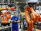 Roboty v závodu Strojmetalu Aluminium Forging v Kamenici.