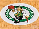 Logo Boston Celtics s tradiním maskotem, leprikónem Luckym ve stedovém kruhu...