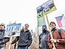 Demonstrace ped sdlem Sprvy KRNAP ve Vrchlab proti stavb nov boudy v...