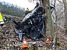 estadvacetilet idi narazil autem na Domalicku do stromu. Nraz byl tak...