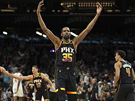 Kevin Durant z Phoenixu v utkání proti Clevelandu.