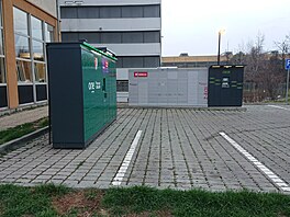 V �eských m�stech je umíst�no tisíce výdejních box�. Ne v�dy se je ale poda�í...