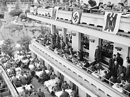 Po obsazení �eských zemí n�meckou armádou v roce 1939 se jejich klientela...
