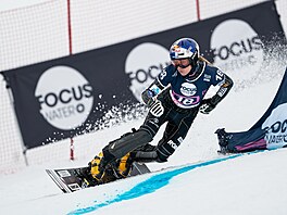 Ester Ledecká v kvalifikaci snowboardového paralelního slalomu na mistrovství...