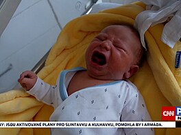 Pes pt kilo a 60 centimetr. V Teplicích pilo na svt nezvykle velké miminko