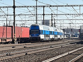 V Praze-Libni dnes dopoledne osobní vlak projel náv�stidlo zakazující jízdu....