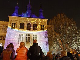 Oblíbený festival sv�tla BLIK BLIK v Plzni. Tisíce lidí se vydaly na trasu od...