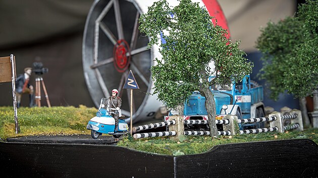 Cenu starosty vyhr�l model Cesta skru�e na Orl�k. Tatra 141, MMK (1:35)