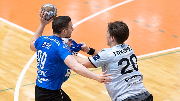 Momentka ze z�pasu Handballu Brno (v modr�m) a Lovosic ve �tvrtfin�le extraligy. (22. b�ezna 2025)