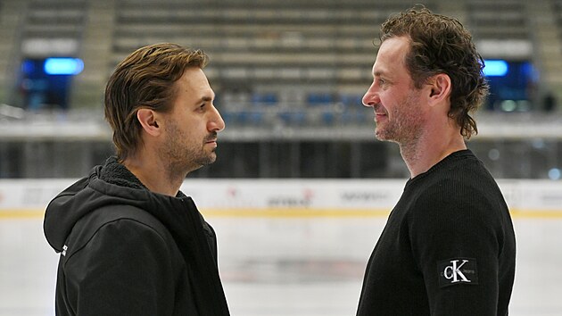 Viktor H�bl (vpravo) a Franti�ek Luke�, hokejov� legendy ukon�ily kari�ru.