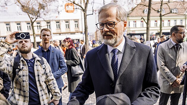 Petr Fiala zah�jil kampa� SPOLU na pra�sk�m And�lu. (25. 3. 2025)