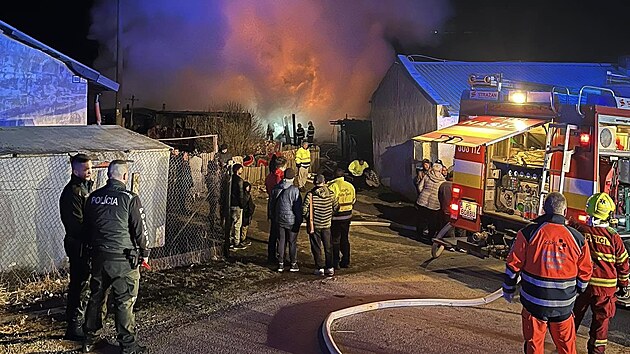 Při požáru osady na Slovensku zemřelo pět lidí. Čtyři z nich byly děti