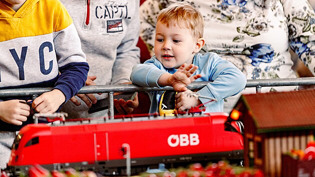 For Model in Flora, hareketli modeller ve tarihi bir tren sunuyor