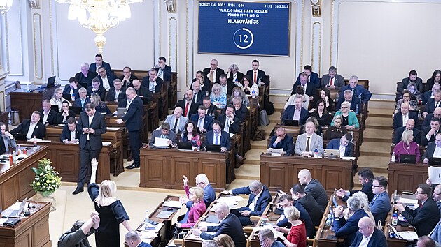 Poslanci projedn�vaj� zaveden� nov� �superd�vky�.  (26. b�ezna 2025)