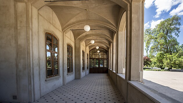 Chlouba Stromovky. lechtova restaurace je napl opraven od roku 2021. Tehdy dlnci dokonili rekonstrukci kulturnho slu. Ve druh fzi tam maj vzniknout napklad ti gastroprovozy. (13. dubna 2024)