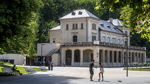 Chlouba Stromovky. lechtova restaurace je napl opraven od roku 2021. Tehdy dlnci dokonili rekonstrukci kulturnho slu. Ve druh fzi tam maj vzniknout napklad ti gastroprovozy. (13. dubna 2024)