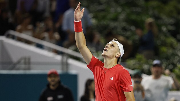 Jakub Men��k slav� postup do fin�le turnaje v Miami.