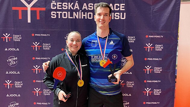 David Reit�pies a Zdena Bla�kov� ovl�dli dvouhry na mistrovstv� republiky...