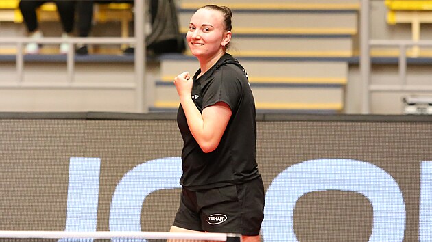 Zdena Bla�kov� se raduje z v�t�zstv� na mistrovstv� republiky stoln�ch tenist�...