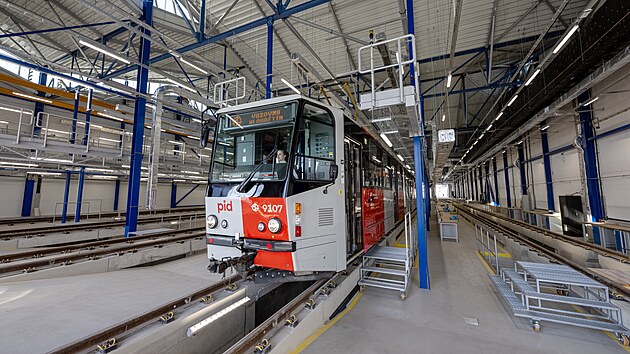 Prask dopravn podnik v Hloubtn slavnostn zahjil provoz nov vozovny. (21. bezna 2025)