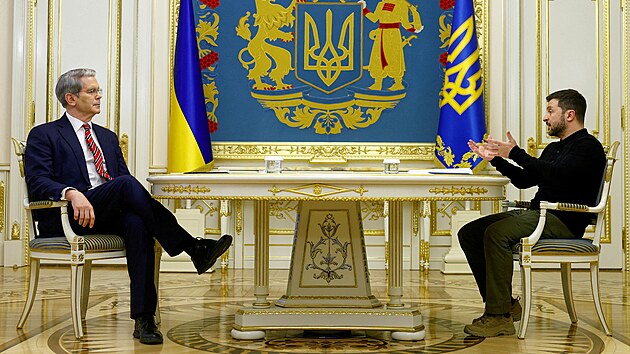 Americk� ministr zahrani�� Scott Bessent s ukrajinsk�m prezidentem Volodymyrem Zelensk�m na setk�n� v Kyjev�.