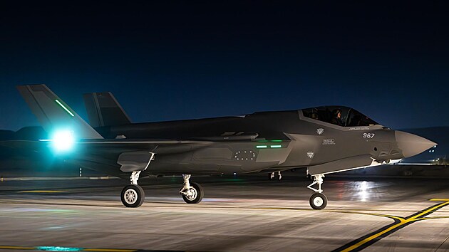 Zbrusu nov letouny F-35I Adir pistvaj na izraelsk zkladn Nevatim